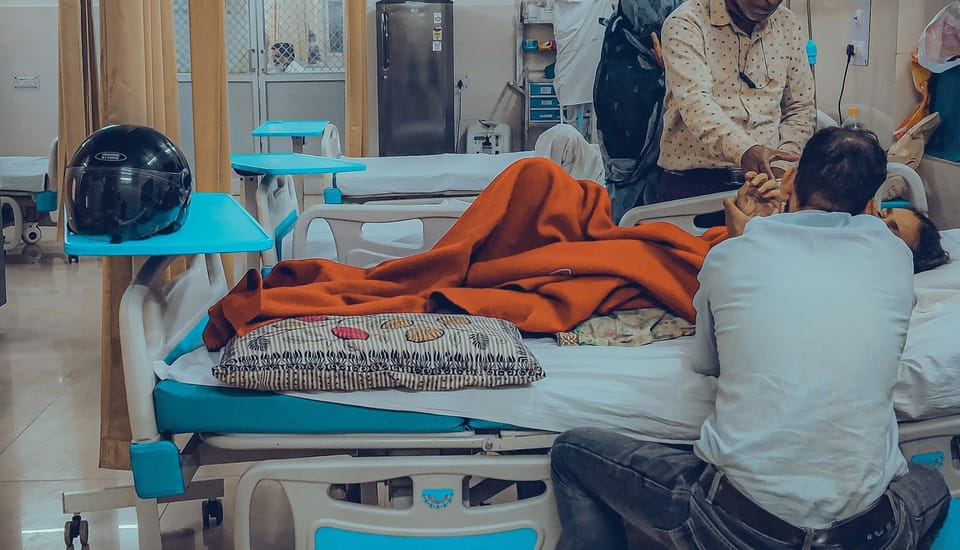 🎯 Reading Between the Lines: The Cognitive Bias That Saves Careers